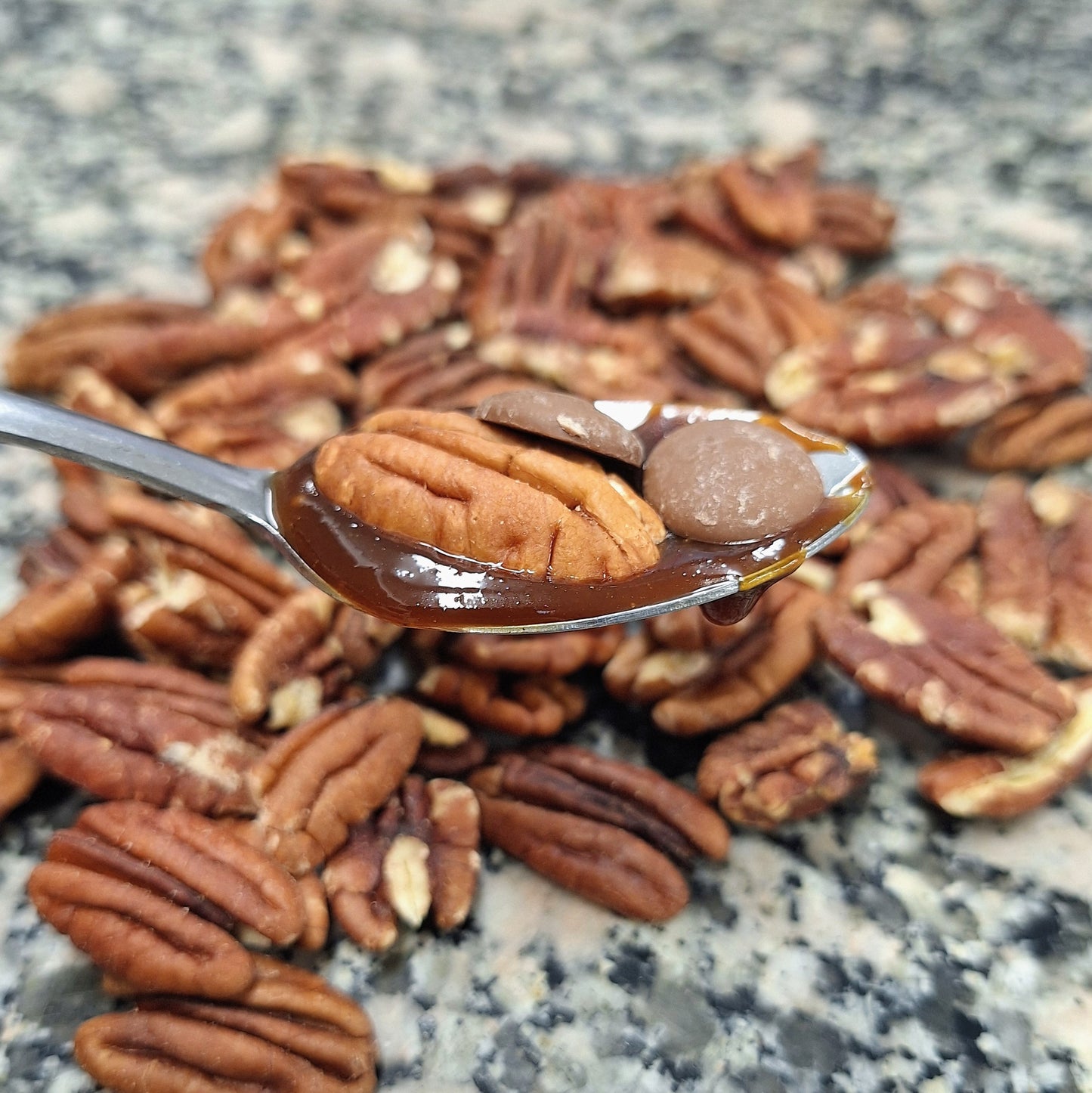 Barre caramel épicé et pacanes