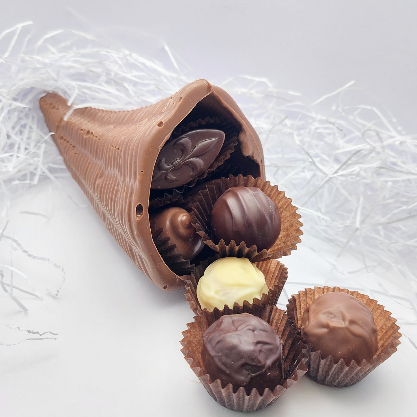 Petite corne d'abondance remplie de 10 chocolats