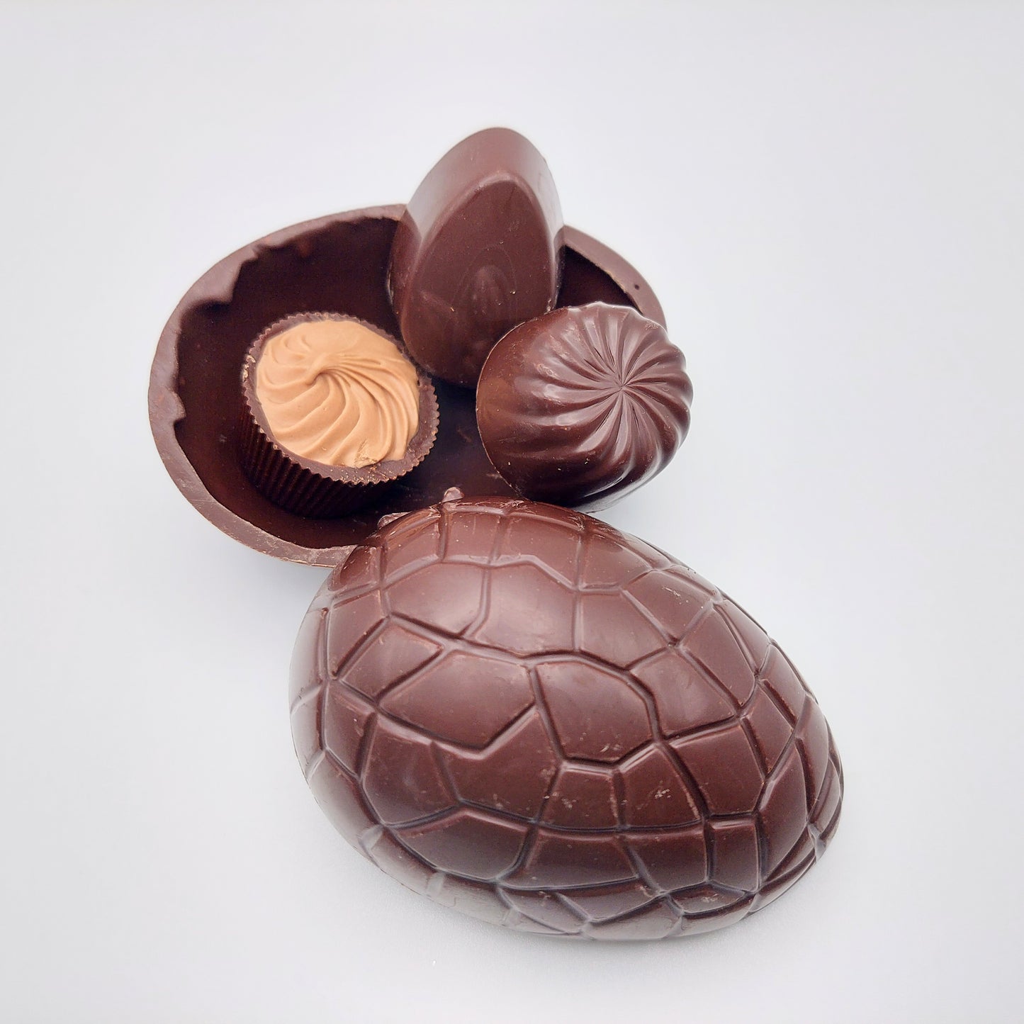 Chocolate violin filled with 7 chocolates