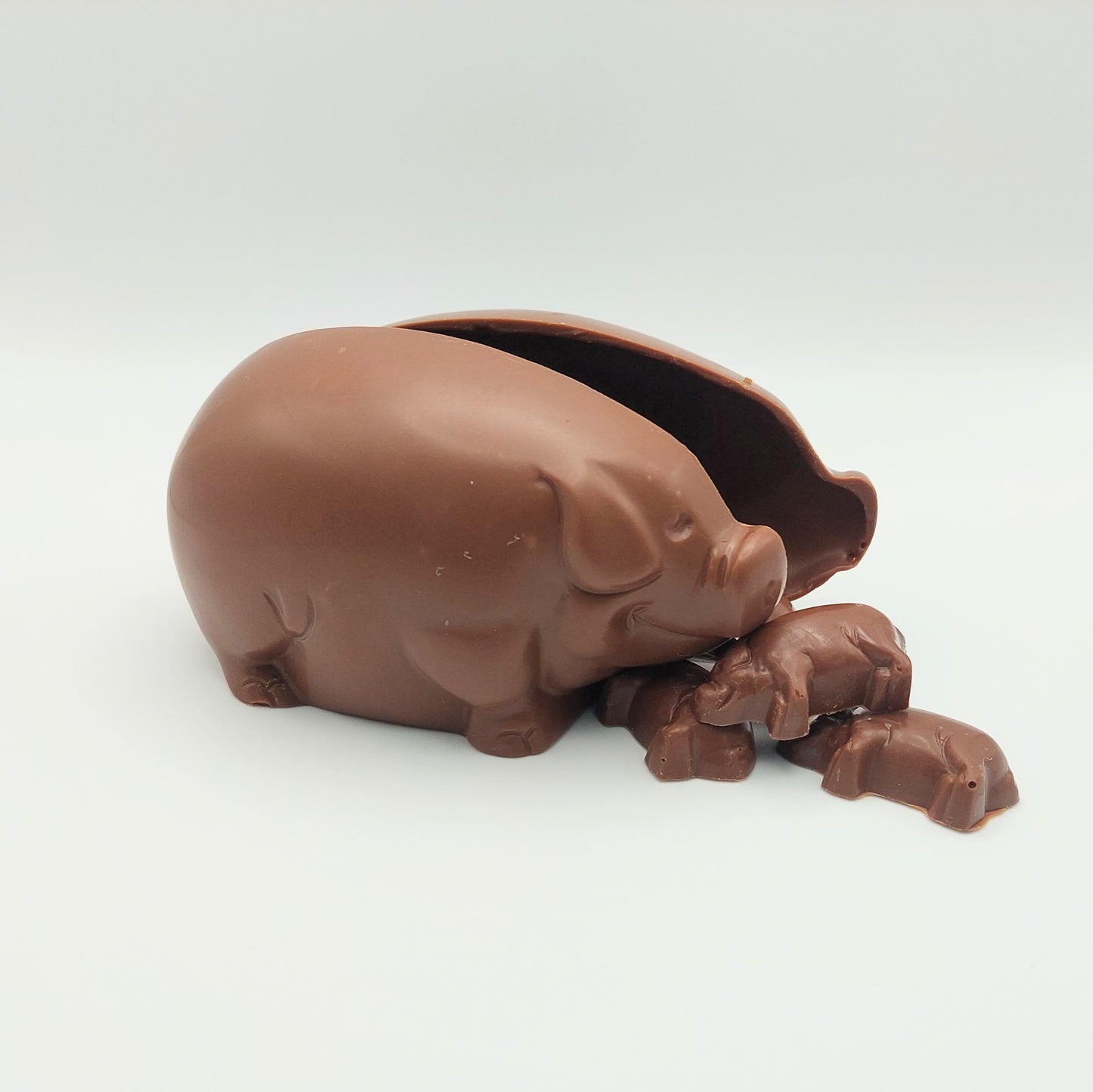 Chocolate violin filled with 7 chocolates