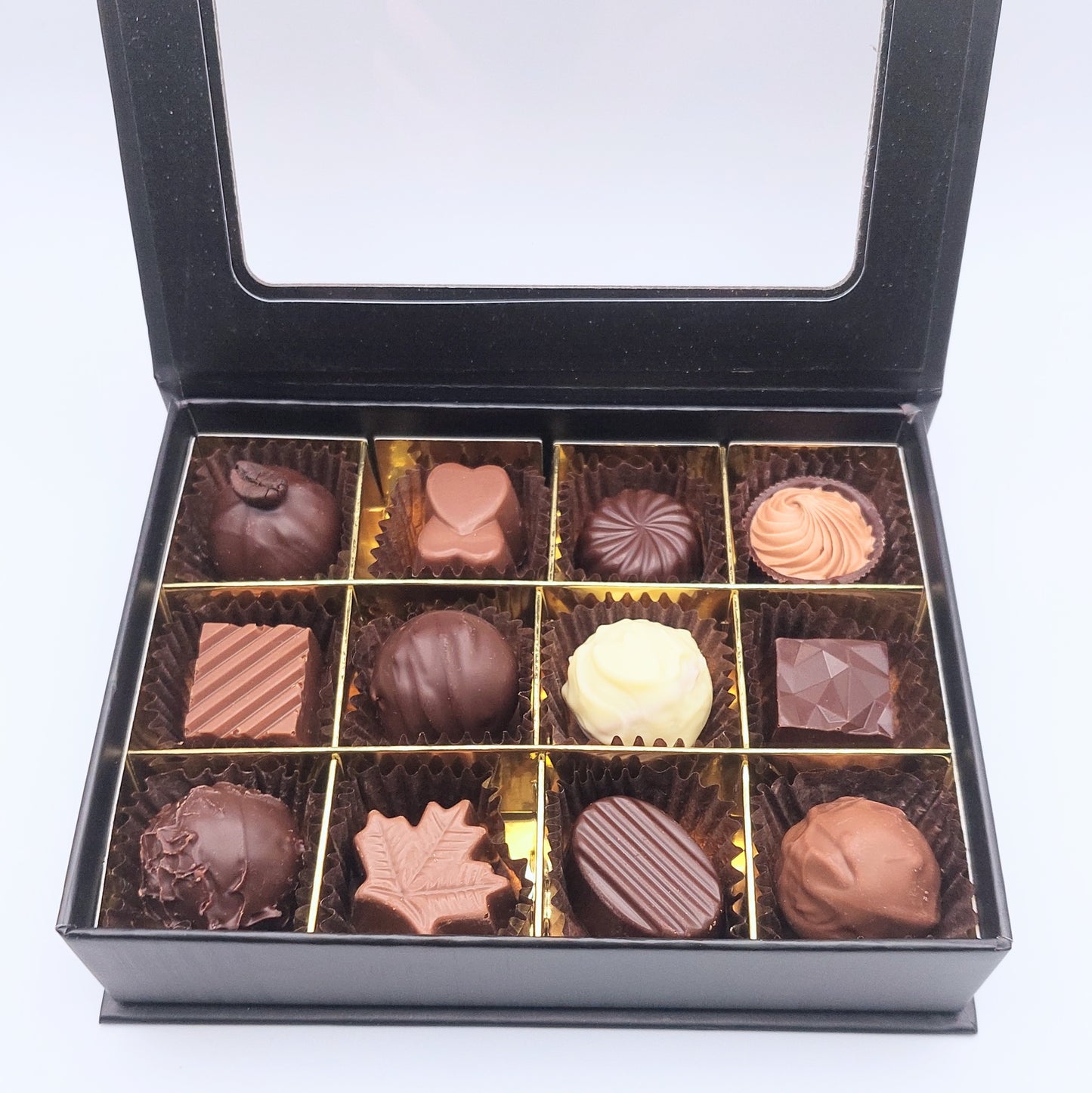 Boîte de 12 chocolats à couvercle magnétique