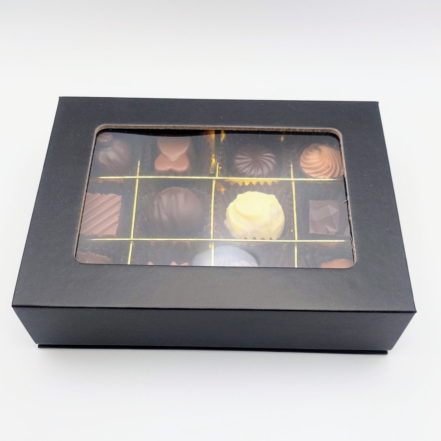 Boîte de 12 chocolats à couvercle magnétique