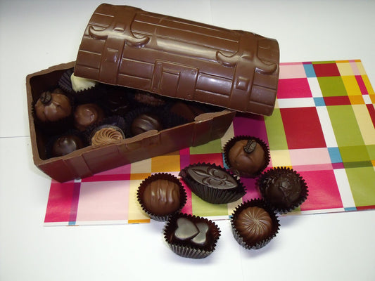 Bonbonnière coffre au trésor remplie de 12 ou 24 chocolats