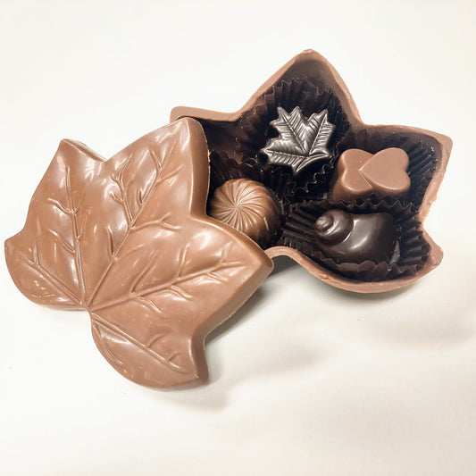 Bonbonnière fleur ou feuille remplie de 4 chocolats