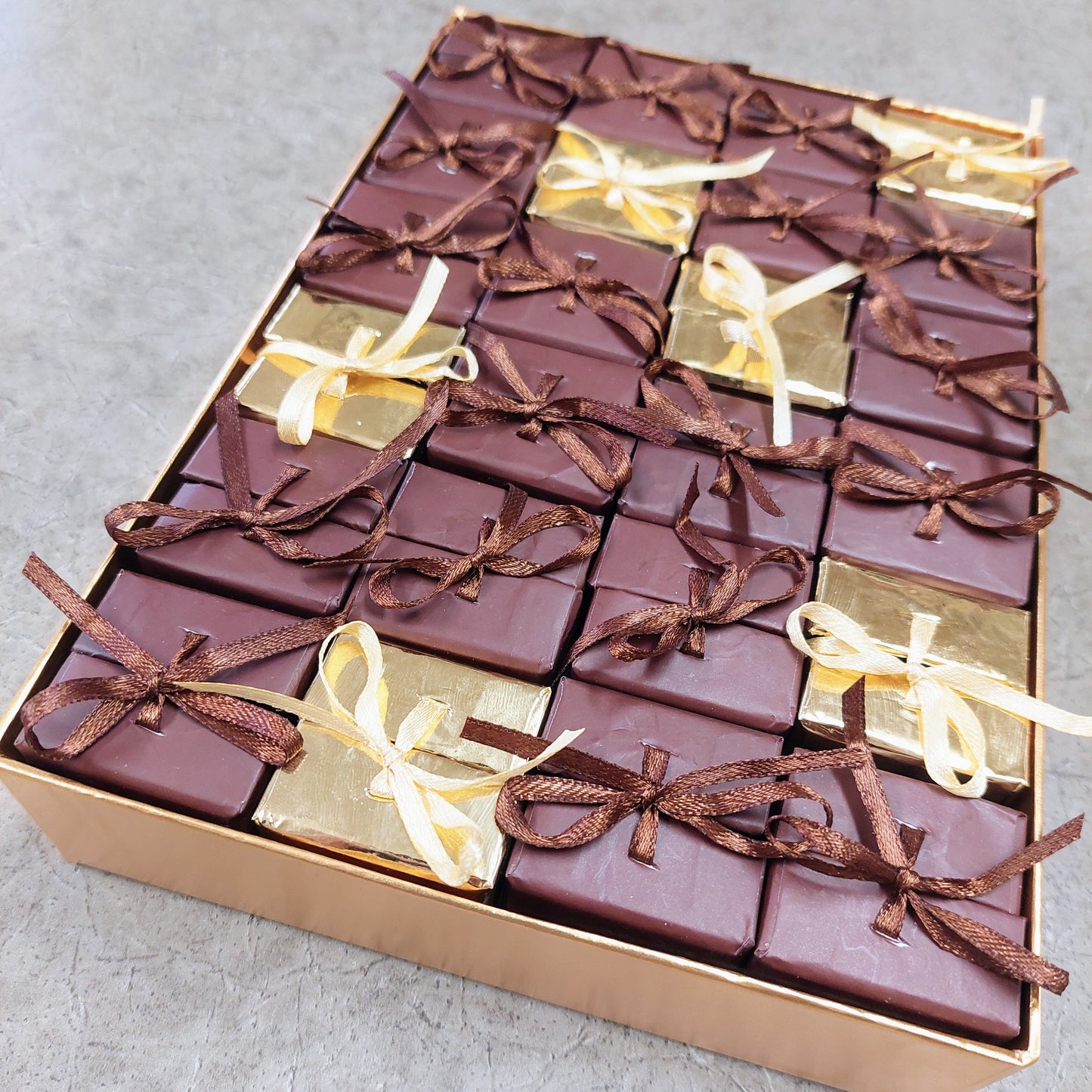 Cabaret de 24 boîtes d'un chocolat